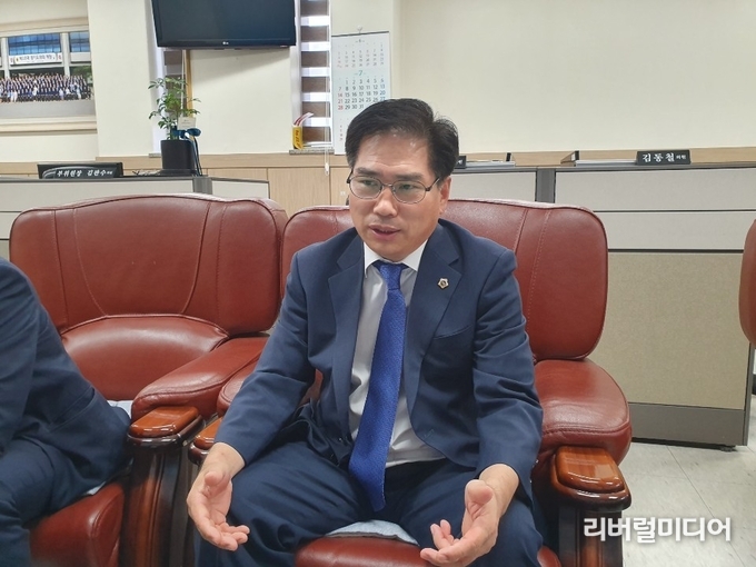 희망 설계사 국중현 경기도의회 의원 인터뷰 모습.