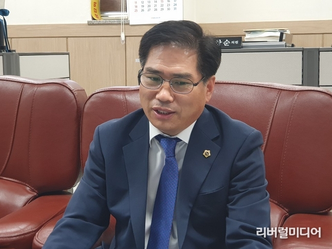 희망 설계사 국중현 경기도의회 의원 인터뷰 모습.