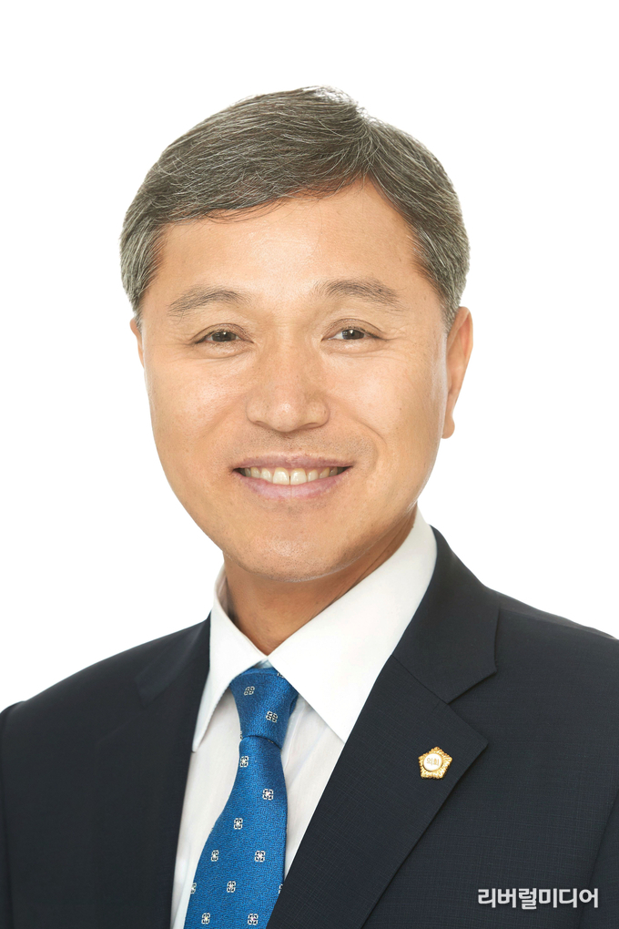 이건한 용인시의회 의장.