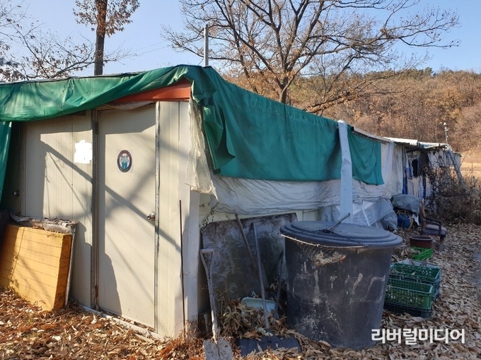 체납관리단이 방문한 양주의 컨테이너 가구.