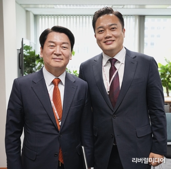 안철수 국회의원 후보와 구혁모 화성시장 후보.