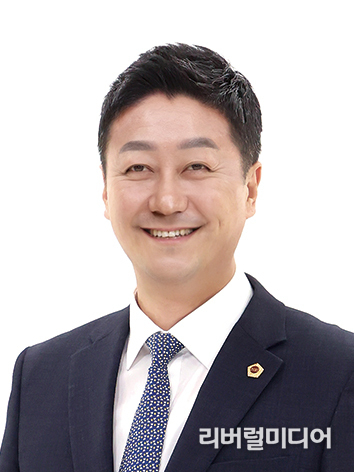 김진경 경기도의회 의장.