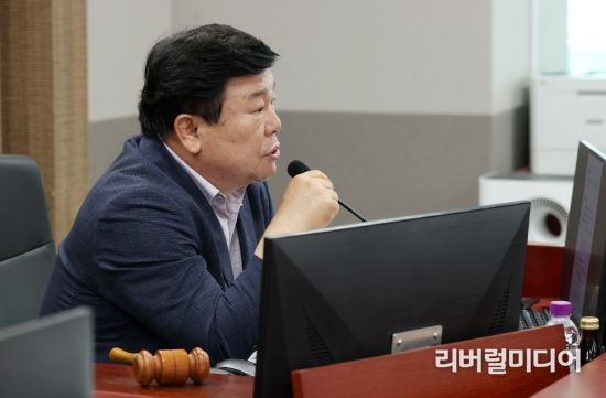 경기도의회 이병길 의원, 도일자리재단 대표이사 후보자 인사청문회에서 임기 다짐받고 격