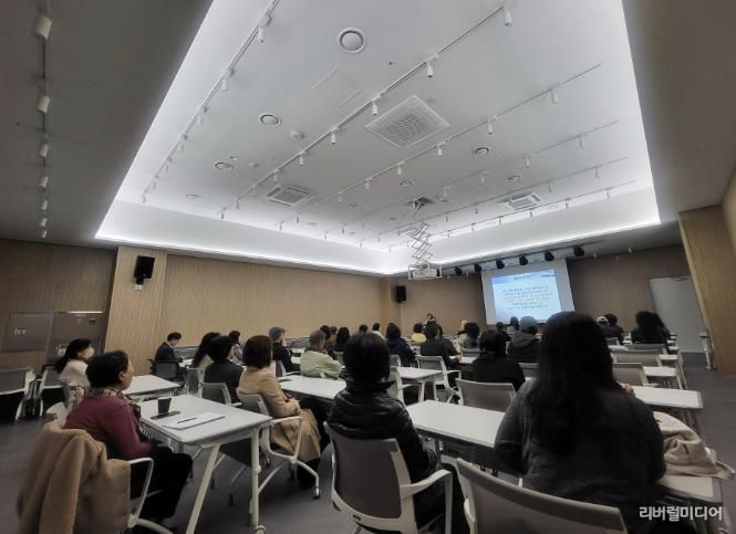 박은미 작가의 인문학 특강 사진
