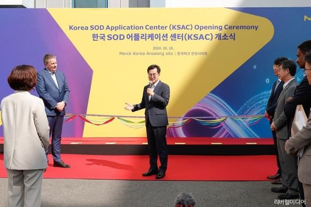 지구 5바퀴 비행하며 100조+ 투자유치한 김동연 지사 투자기업대표, "우수한 인재·주요 고객사와의 접근성·지자체의 적극적 지원 의지에 투자 결심"