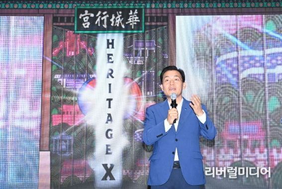 이재준 수원시장이 인사말을 하고 있다.