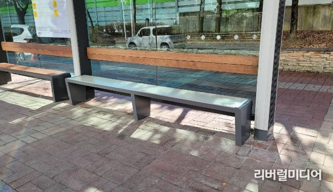 용인특례시가 하반기 버스정류장 31곳에 온열의자를 추가 설치할 예정이다.
