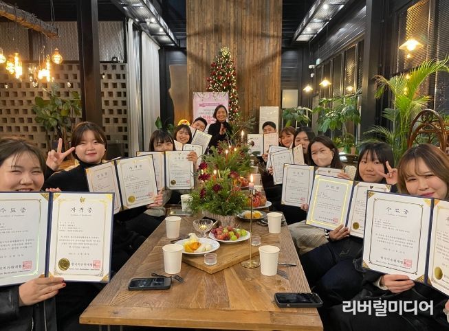 안성시 1인가구 사회적 관계망 형성 지원사업, “파티플라워 지도사 자격증 취득, 전원 합격”