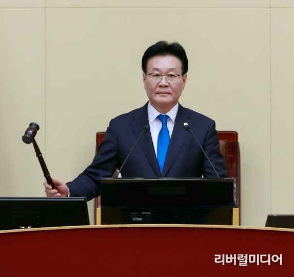 ‘부천시 과학고 설립 지지 결의안’을 대표 발의한 최성운 부천시의회 의장