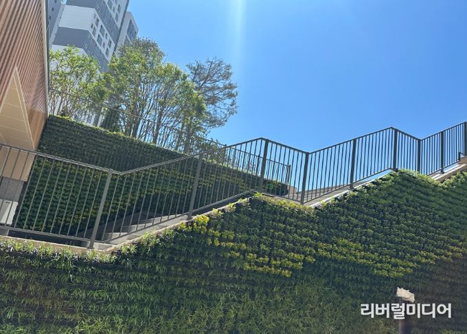 경기주택도시공사, 행복주택 내 벽면녹화 혁신제품 활용으로 ESG경영 실천