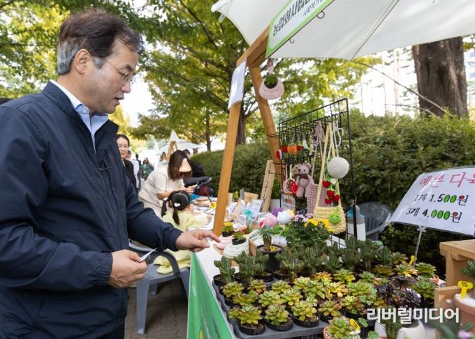 가치마켓에 방문한 이동환 고양특례시장