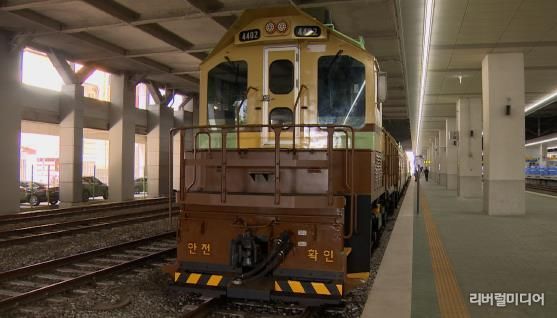 교외선 열차 사진
