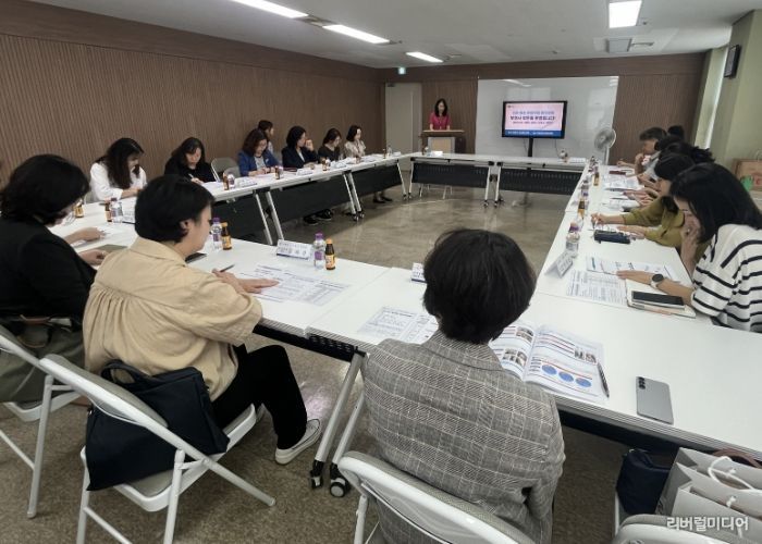 지난 26일 부천시 돌봄지원과와 소사보건소를 방문해 통합돌봄 분야의 선진 사례를 벤치마킹하고 있다.