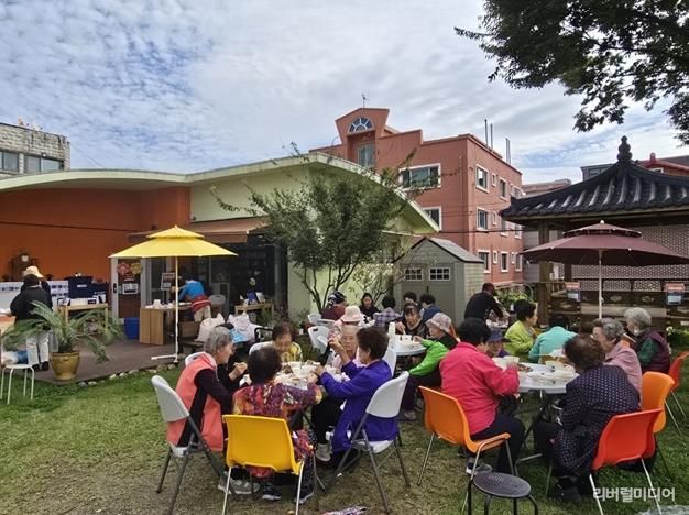 올가을엔 파주시 작은도서관으로 놀러 오세요… 파주시, 2025년 가을 풍성한 작은도서관 독서 행사 진행