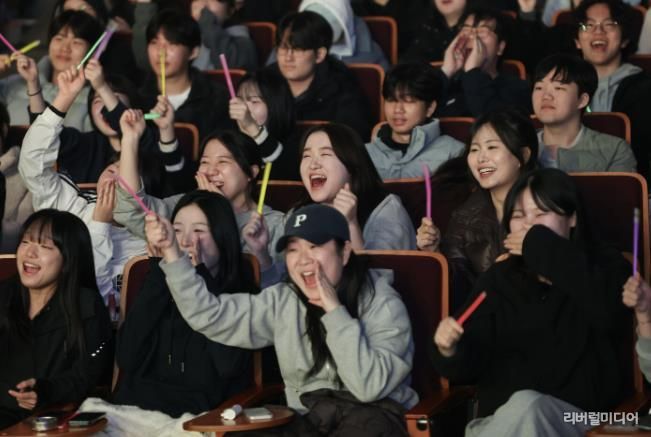 의왕 고3 청소년 힐링콘서트 <#OFF DAY>, 성공적 개최