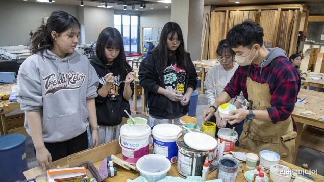 평택시자원봉사센터, ‘청소년 목공 봉사활동’ 및 미취학 아동 가정 대상 자원순환 프로그램 운영