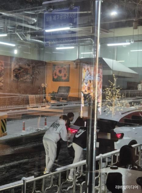 제보자가촬영해국민신문고에올린선행학생들