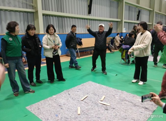 율면, 한마음 척사대회 성황리 개최… 마을별 대항 윷놀이로 주민 화합 다져