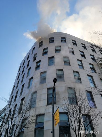 28일 화재 발생한 분당구 백현동 건물 모습