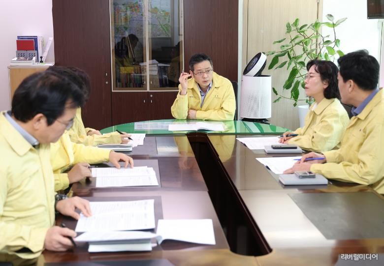 부천시는 지난 4일 ‘지역 민생안정 대책회의’를 열었다.